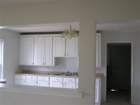 106 Pickens St, Easley, SC 29640 photo 2