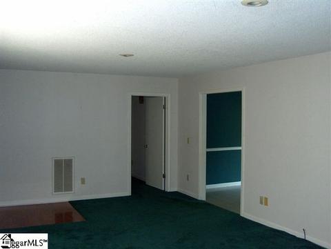 112 Tara Ct, Easley, SC 29642 photo 7