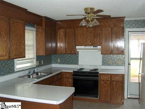 112 Tara Ct, Easley, SC 29642 photo 8