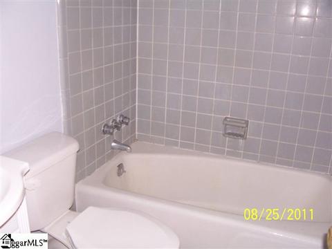652 Compton Rd, Clinton, SC 29325 photo 9