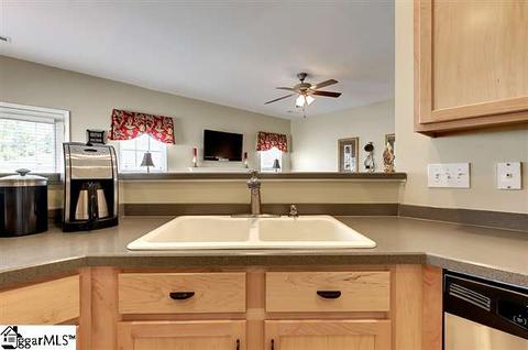 405 Middleshare Dr, Mauldin, SC 29662 photo 4