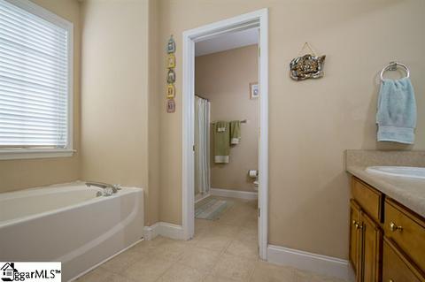 38 Rustcraft Dr, Greer, SC 29651 photo 17