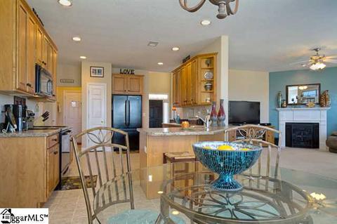 38 Rustcraft Dr, Greer, SC 29651 photo 3