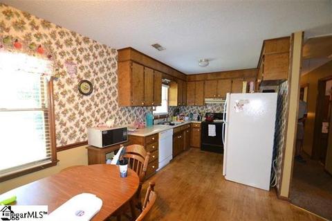 1510 E Blackstock Rd, Moore, SC 29369 photo 3