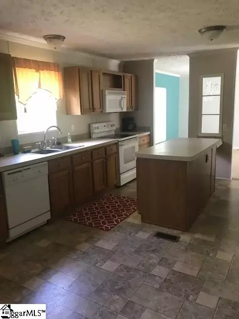 252 Childress Rd, Easley, SC 29640 photo 5