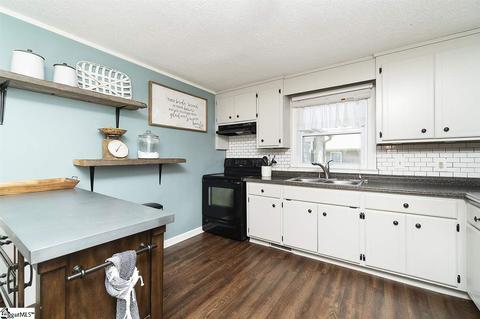 320 E Arlington Ave, Greer, SC 29651 photo 2