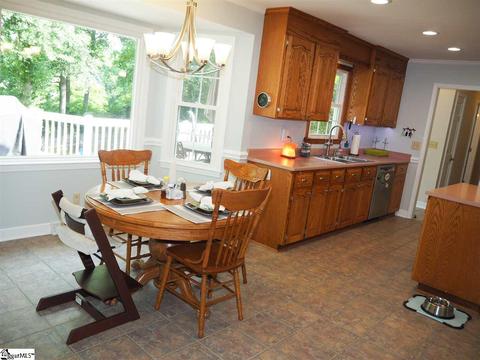 810 E Silverleaf St, Greer, SC 29650 photo 4