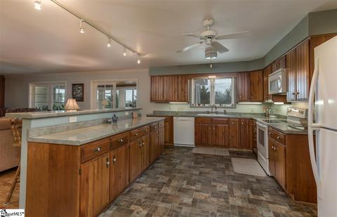 340 Coachman Ln, Tryon, NC 28782 photo 11