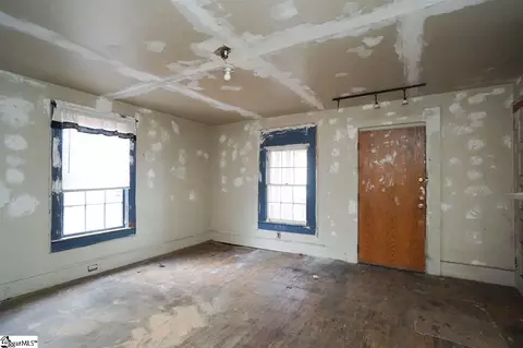 204 Lucky St, Easley, SC 29640 photo 5