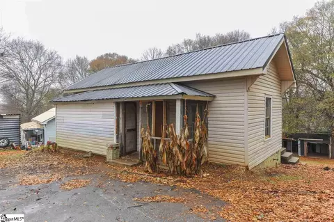 204 Lucky St, Easley, SC 29640 photo 1