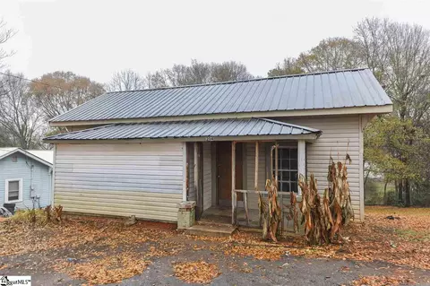204 Lucky St, Easley, SC 29640 photo 2