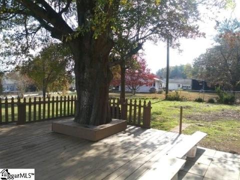 401 Taylor Rd, Greer, SC 29651 photo 3