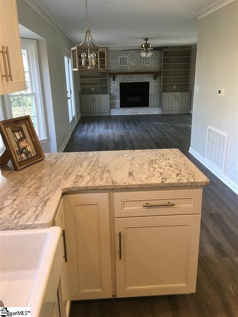201 E Walnut St, Clinton, SC 29325 photo 11