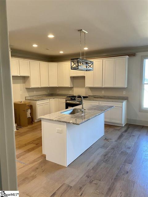 911 Taylor Rd, Greer, SC 29651 photo 7