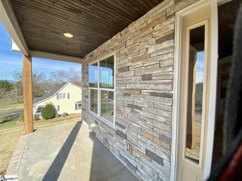 911 Taylor Rd, Greer, SC 29651 photo 2