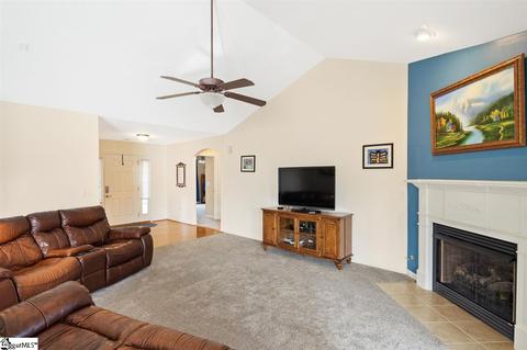 2 Wallhaven Dr, Greer, SC 29651 photo 4
