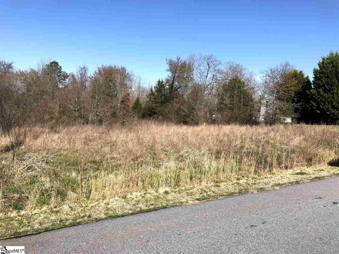 204 Enchanted Oaks Dr, Waterloo, SC 29384 photo 1