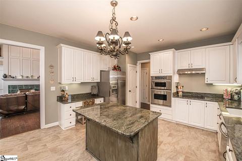 2 Wolf Den Dr, Greer, SC 29650 photo 10