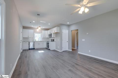 210 Moore St, Greer, SC 29651 photo 6