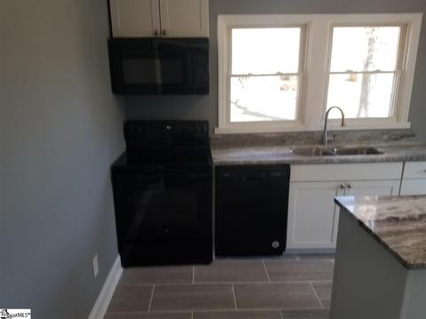 620 Maple Dr, Greer, SC 29651 photo 4