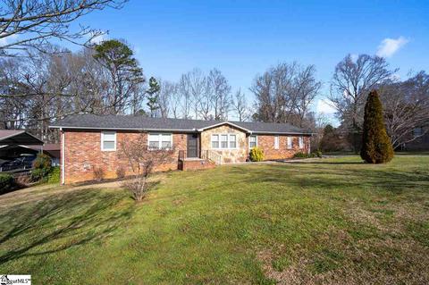 200 Echo Cir, Easley, SC 29642 photo 1