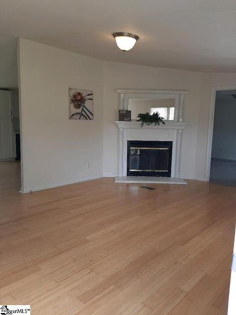 208 Shade Tree Cir, Easley, SC 29640 photo 3