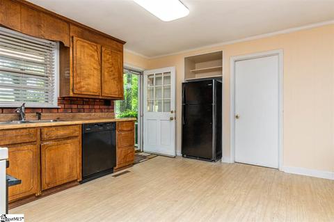 419 Brown Bottom Rd, Central, SC 29630 photo 8