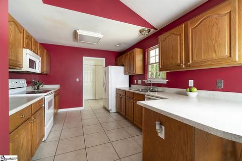 302 E Celestial Dr, Greer, SC 29651 photo 12