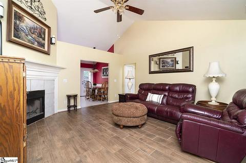 302 E Celestial Dr, Greer, SC 29651 photo 8