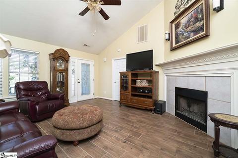 302 E Celestial Dr, Greer, SC 29651 photo 9