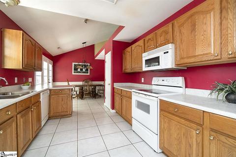 302 E Celestial Dr, Greer, SC 29651 photo 13