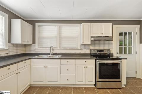 101 Pinewood Dr, Easley, SC 29640 photo 9