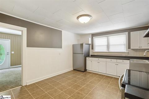 101 Pinewood Dr, Easley, SC 29640 photo 8