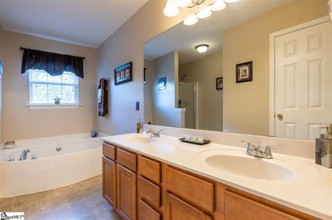 8 Kylemore Ln, Greer, SC 29650 photo 32