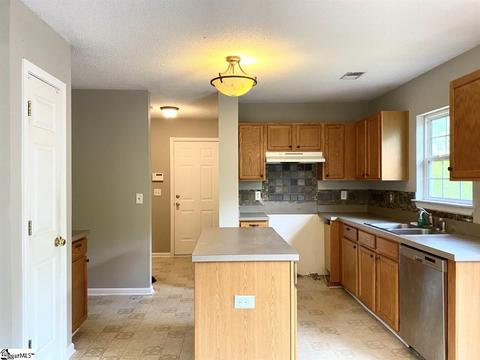 201 Hampton Ridge Dr, Greer, SC 29651 photo 13