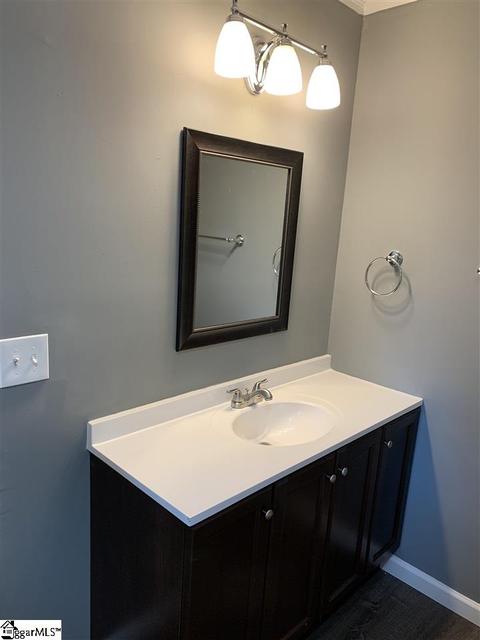 105 Tryon St, Greer, SC 29651 photo 6