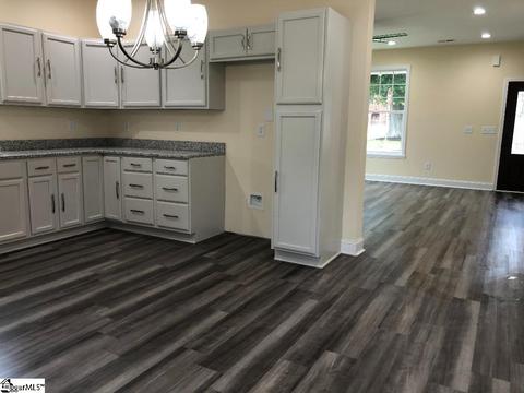 404 4th St, Greer, SC 29651 photo 5