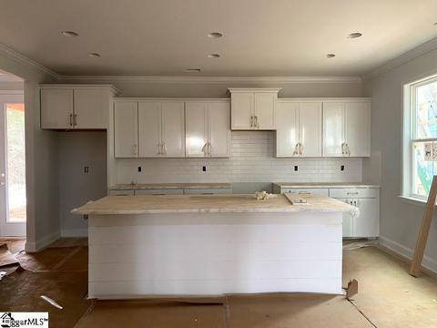 204 Townsend Ave, Greer, SC 29651 photo 2
