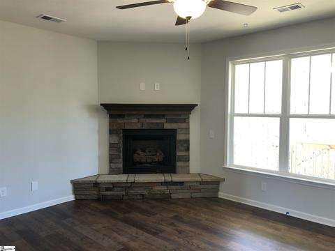 226 Everard Ln, Greer, SC 29650 photo 2