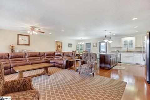 213 Harbin Ave, Greer, SC 29651 photo 6