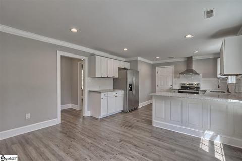 705 S B St, Easley, SC 29640 photo 9