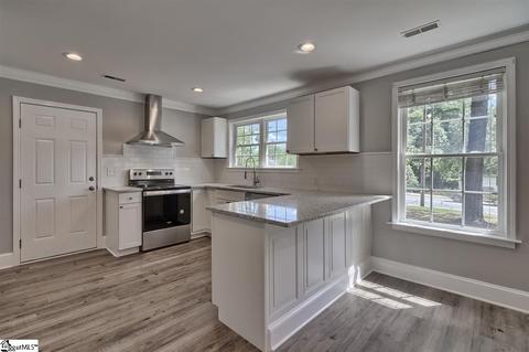 705 S B St, Easley, SC 29640 photo 6