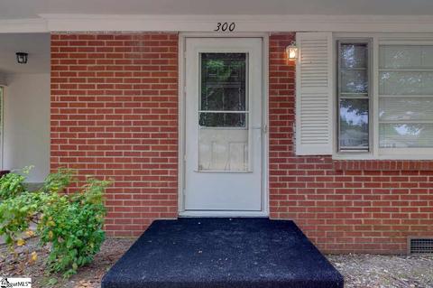 300 Heyward Ave, Honea Path, SC 29654 photo 3