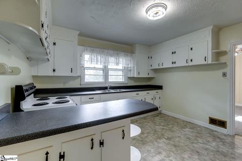 300 Heyward Ave, Honea Path, SC 29654 photo 17