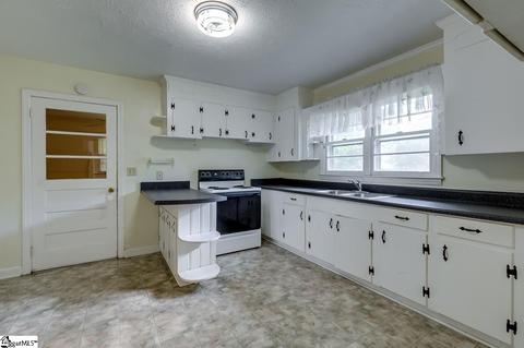 300 Heyward Ave, Honea Path, SC 29654 photo 11