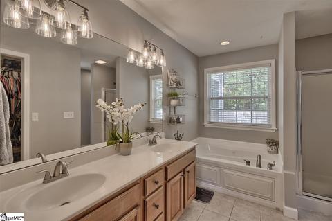 9 Jude Ct, Greer, SC 29651 photo 8