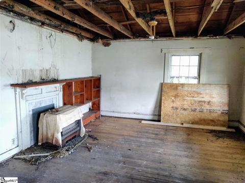 818 E Main St, Easley, SC 29640 photo 9