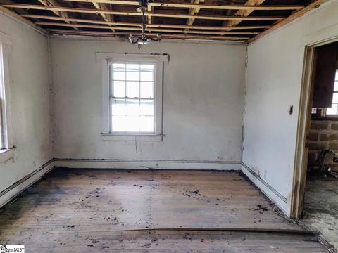 818 E Main St, Easley, SC 29640 photo 10