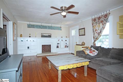 324 Pine St, Greer, SC 29650 photo 2