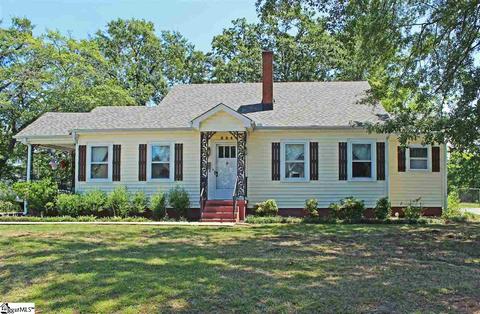 324 Pine St, Greer, SC 29650 photo 1